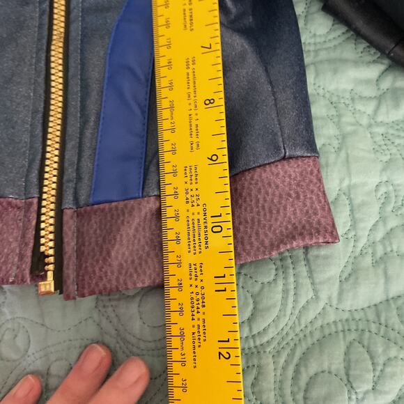 Disney Descendants 3 Spirit Halloween Maleficent Mal Faux Leather Jacket Small - Picture 8 of 11